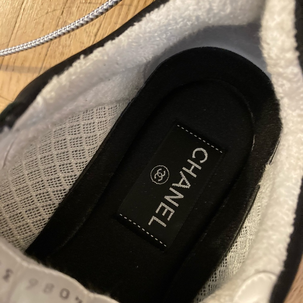 CHANEL CC Calfskin Mesh Lycra Sneakers 39 Black - Picture 7 of 9